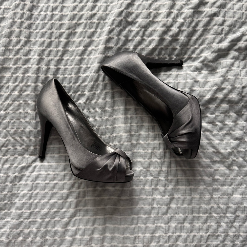 White House Black Market Ray Satin Open Toe Heels size 7.5 US